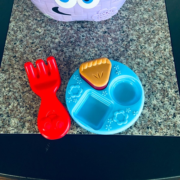 Leap Frog Other - Leap Frog Shapes and Sharing Picnic Basket Pieces